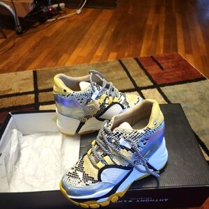 Disco dancing wedge sneakers